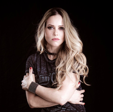 Van has played throughout all of the Brazilian States hottest clubs on the electronic music scene, and also internationally